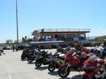 At Serres's pits
