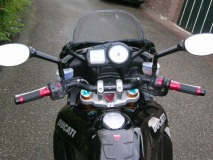 Rizoma grips and handlebar caps