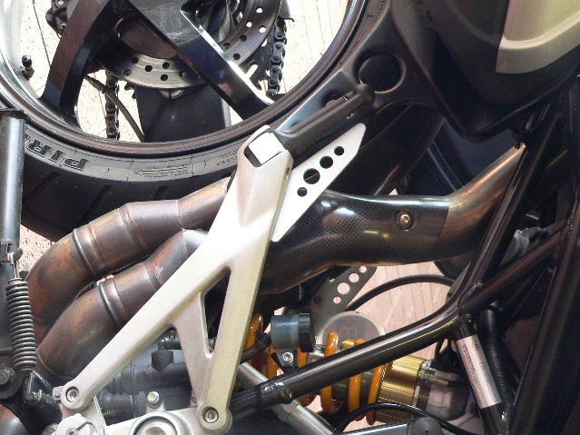 979A00098 riser