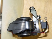 Stebel horn - relay & mounting link