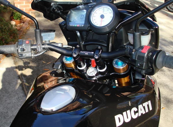 Black Triple, Rizoma Risers