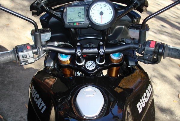 blk rizoma risers and bars