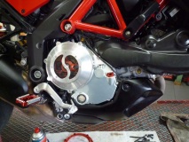 Dry clutch with cover