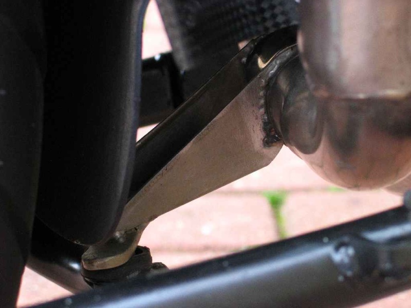 Cat by-pass pipe - centre stand stop