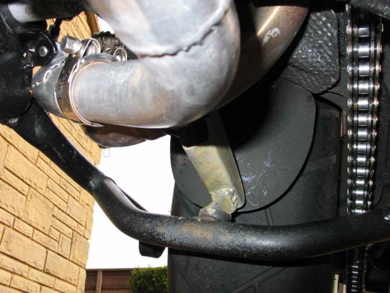 Cat by-pass pipe - centre stand stop