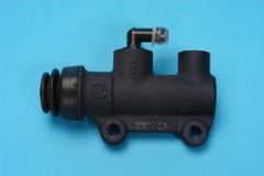 Brembo recommended 13mm rear master cyl