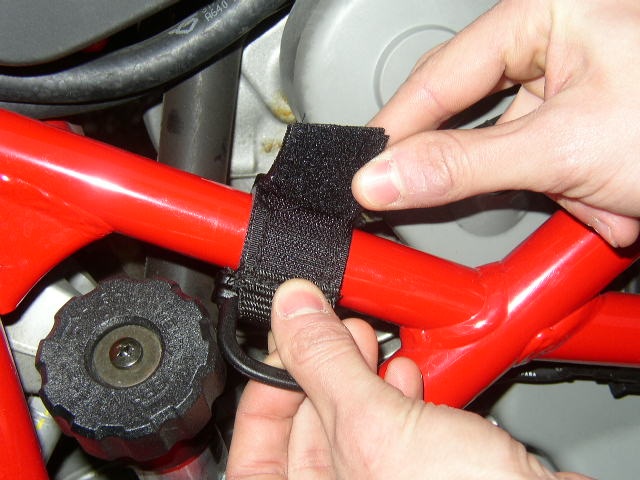 FAMSA tankbag install3