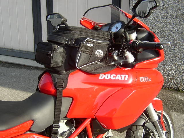 Famsa Multistrada's tankbag with removable sidepockets