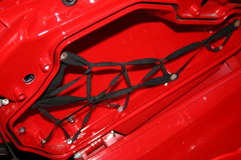 Luggage net in glovebox