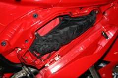 Luggage net in glovebox